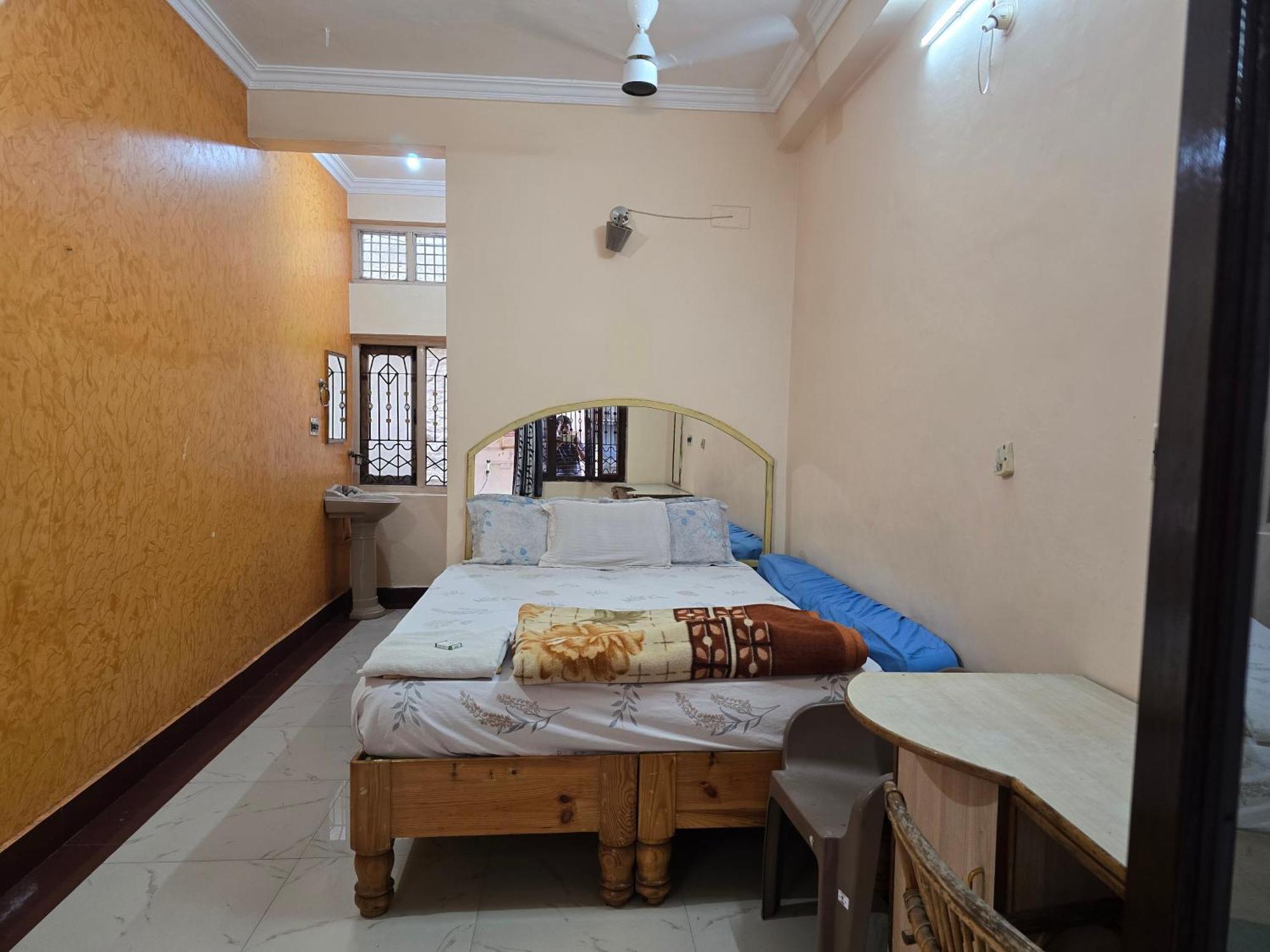 Lakshmi Heritage Tourist Home Хампи Экстерьер фото