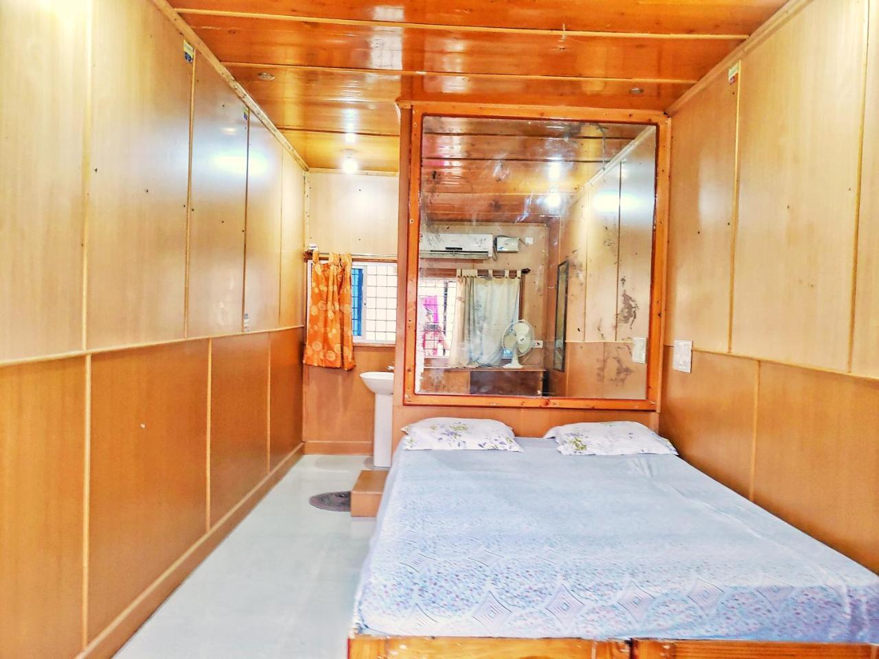 Lakshmi Heritage Tourist Home Хампи Экстерьер фото