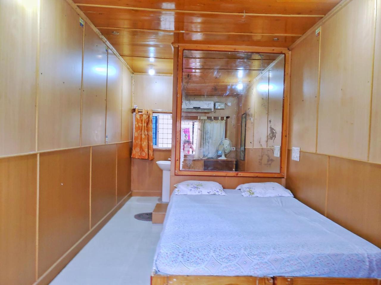 Lakshmi Heritage Tourist Home Хампи Экстерьер фото